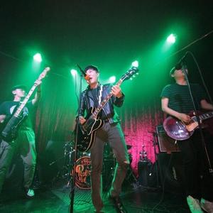 【Bongbong歌词】_新学校废物合唱团Bongbo