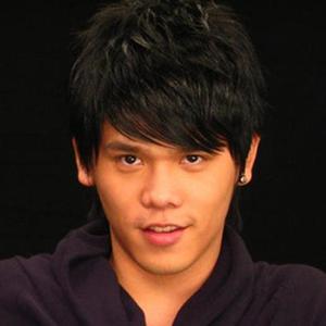 【纯属虚构歌词】_卢学睿纯属虚构歌词下载_