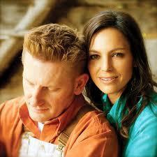 【Your Man Loves You Honey歌词】_Joey And