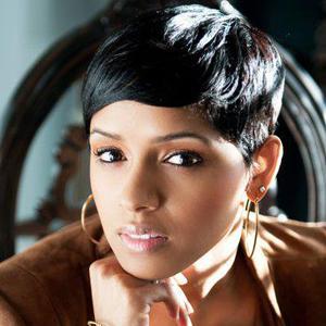 【I Don't Need A Boyfriend歌词】_RaVaughnI