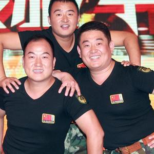 【快乐的兵歌词】_壮哥们组合快乐的兵歌词下