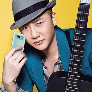 《如果分开我也爱你 (白色情人节版)》歌词 — 关喆