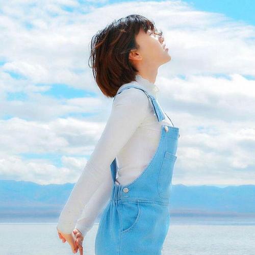 听歌说英语:《追光者》英文版我可以跟在你身