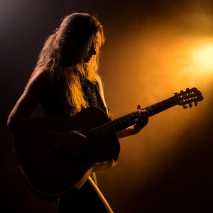 Guitarras de America&Lujoso Musica Relajante de Guitarra&Musica Relajante de Guitarra - La Armonía De La Guitarra Vive