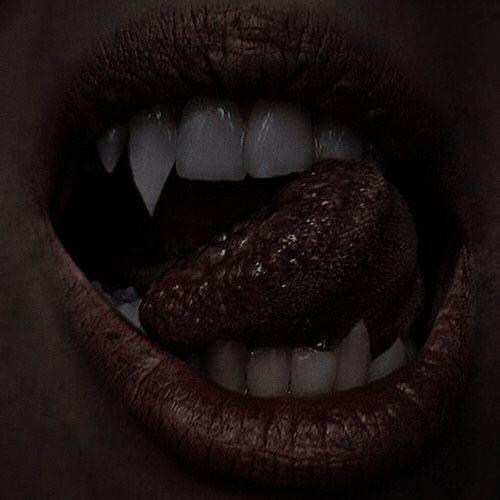 Vampir (feat. Lvbel C5)