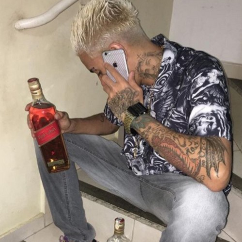 Joga Pros Vagabundo Da Rua Da Agúa (feat. Mc Ruanzin & Mc Saci) [Explicit]
