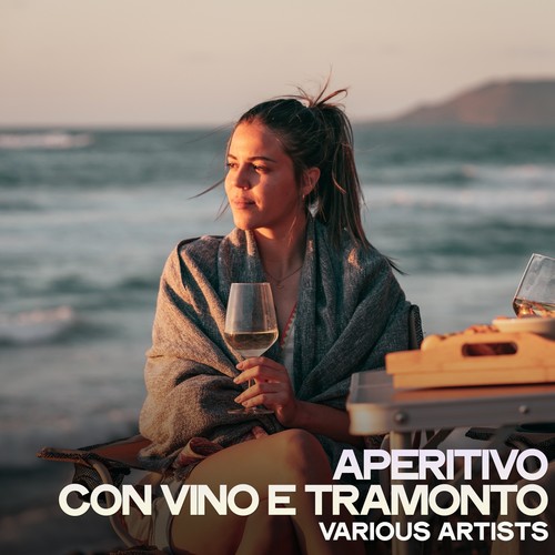 Aperitivo con vino e tramonto