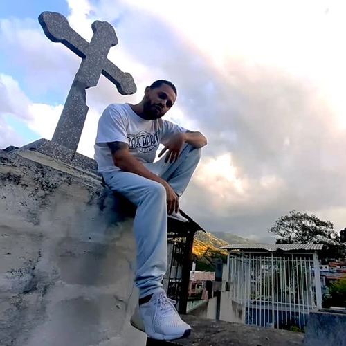 EMPRESARIO SIN CORBATA (Explicit)