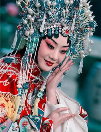 【京剧】李胜素唱段精选(带唱词)