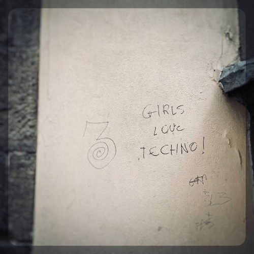 Girls Love Techno