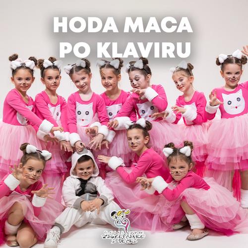 Hoda maca po klaviru