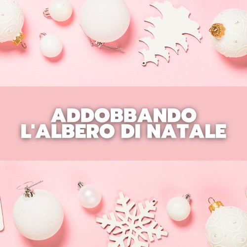 Addobbando l'albero di natale