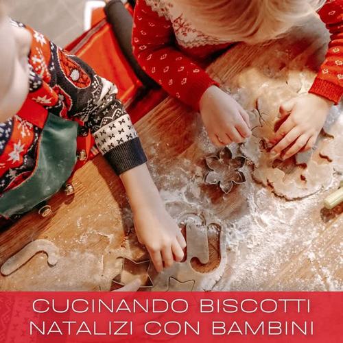 Cucinando Biscotti Natalizi Con Bambini