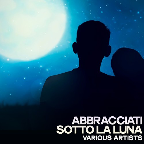 Abbracciati sotto la luna