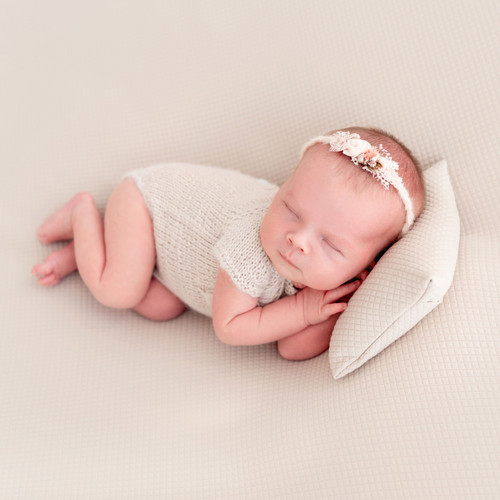 Peaceful Pillow: Harmonic Serenades for Baby Sleep