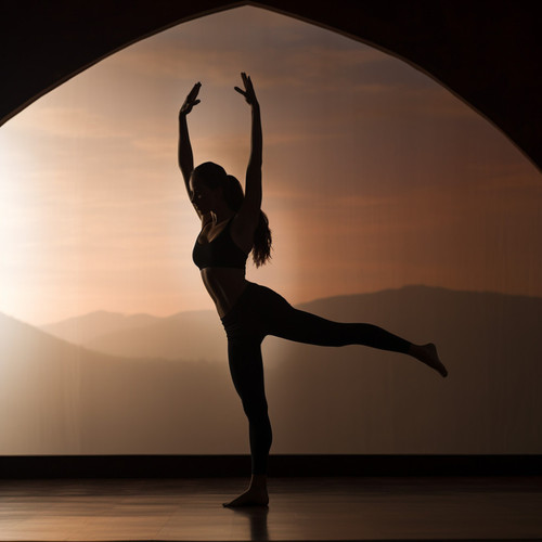 Enfoque De Yoga: Un Viaje Sonoro Binaural