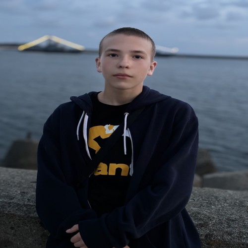 Знакомство с Melo (Explicit)