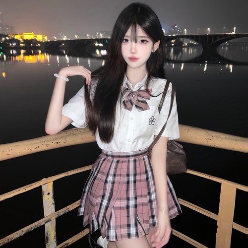 独立撑伞的日子