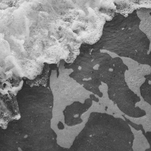 Reverberation of waves