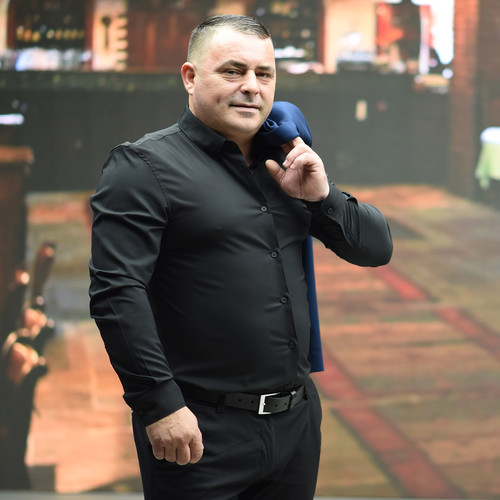 fuge timpul ca nebunu