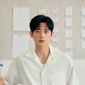 丞磊