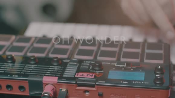Oh Wonder《Technicolour Beat》