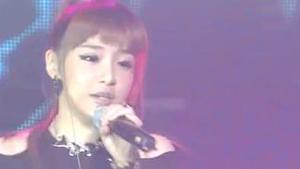 2NE1 - PRETTY BOY (Live)