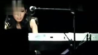 Everything In The World-曲婉婷