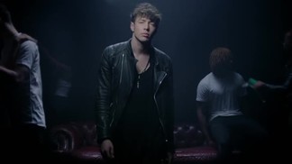Glitter & Gold-Barns Courtney