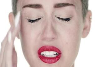 Wrecking Ball-Miley Cyrus
