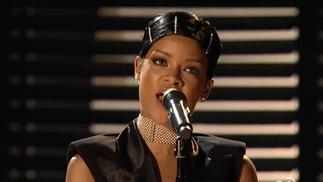 Diamonds (现场版)-Rihanna